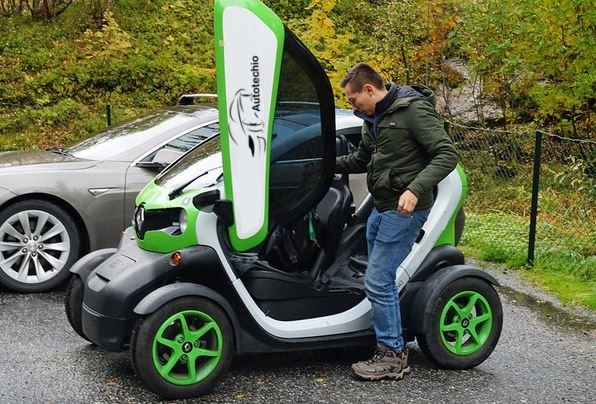 Renault: Twizy Electric Car(slowest car)