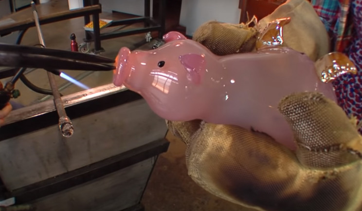 glass sculpting pig nose