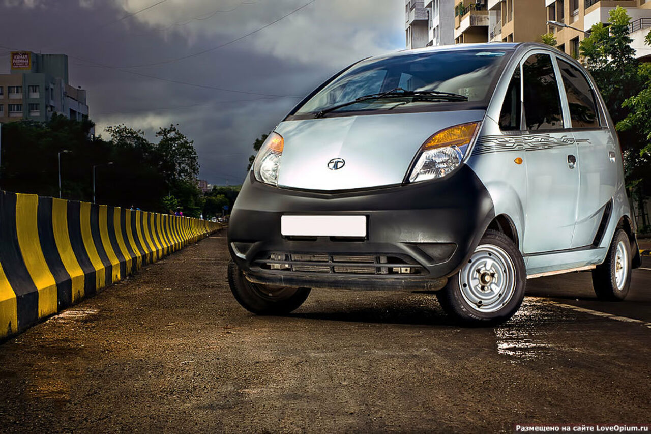 Экономичные авто. Tata Nano. Самый маленький автомобиль. Самая дешевая машина. Самый дешевый автомобиль.