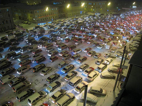Traffic in Moscow during 2009 Snowfall / photo by Leszek_Golubinsky@FlickR