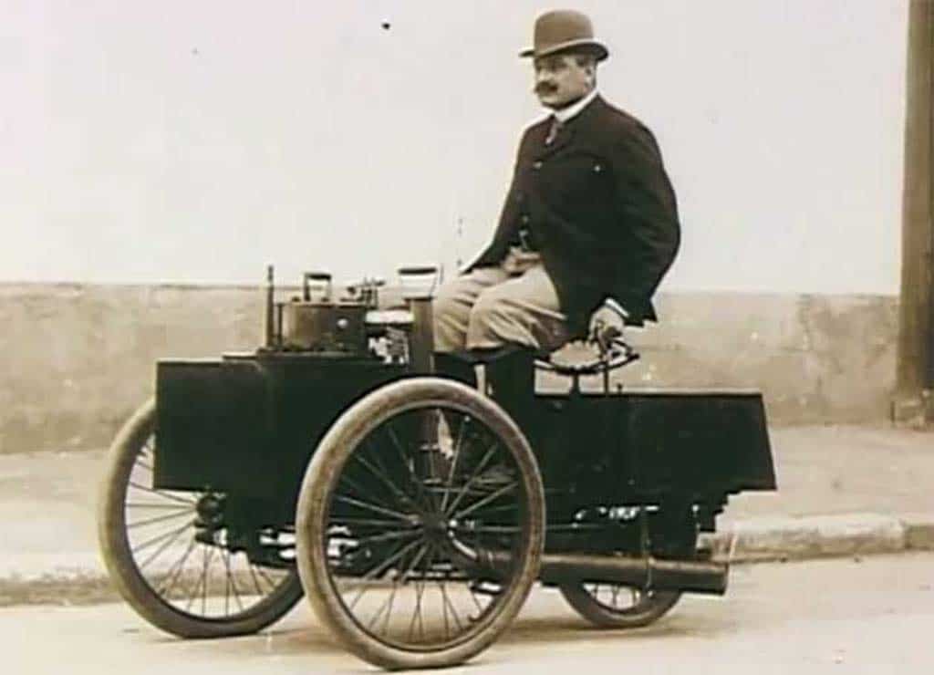 Первый в мире купил. Паровой автомобиль де Дион бутон.